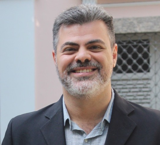 André